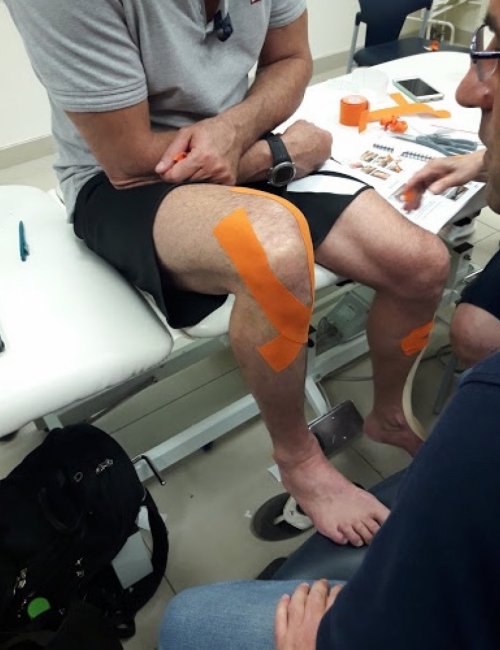 גרביים אלסטיות וחבישות טייפים
